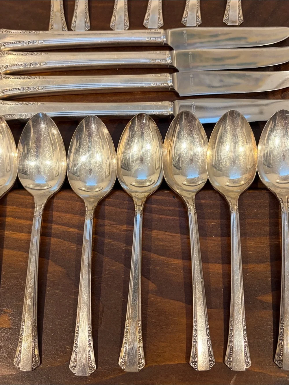 Vintage 1881 Rogers Oneida Ltd DEL MAR Silverplate Flatware Silverware 40 Pieces
